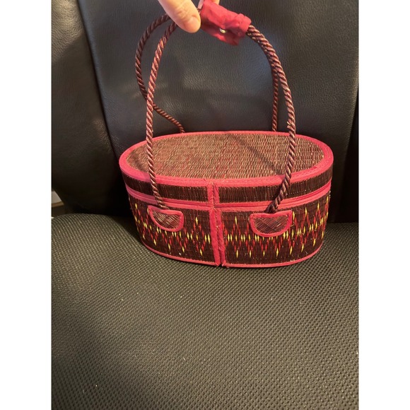 Oval Woven Vanity Case Cosmetic Bag Pink Trim Red Lined Closure Handle - Picture 2 of 7
